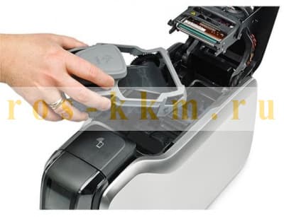 Принтер пластиковых карт Zebra ZC300 ZC31-000CQ00EM00 USB/CardStudio 2.0 (Standard)/200 PVC карт/ Красящая лента YMCKO 200 отп.